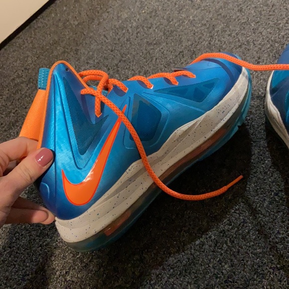 Nike - Picture 4 of 10